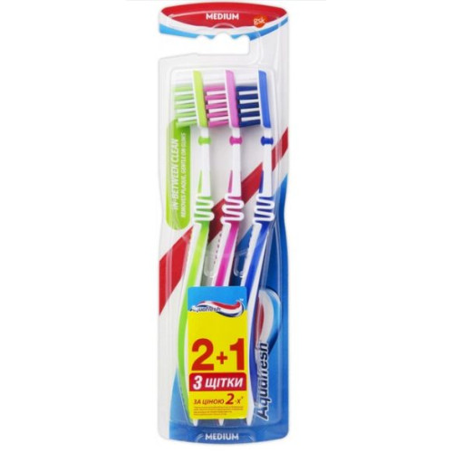 Зубна щітка Aquafresh In Between Clean середньої жорсткості 3 шт